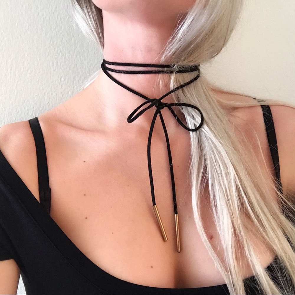 Long lace chocker